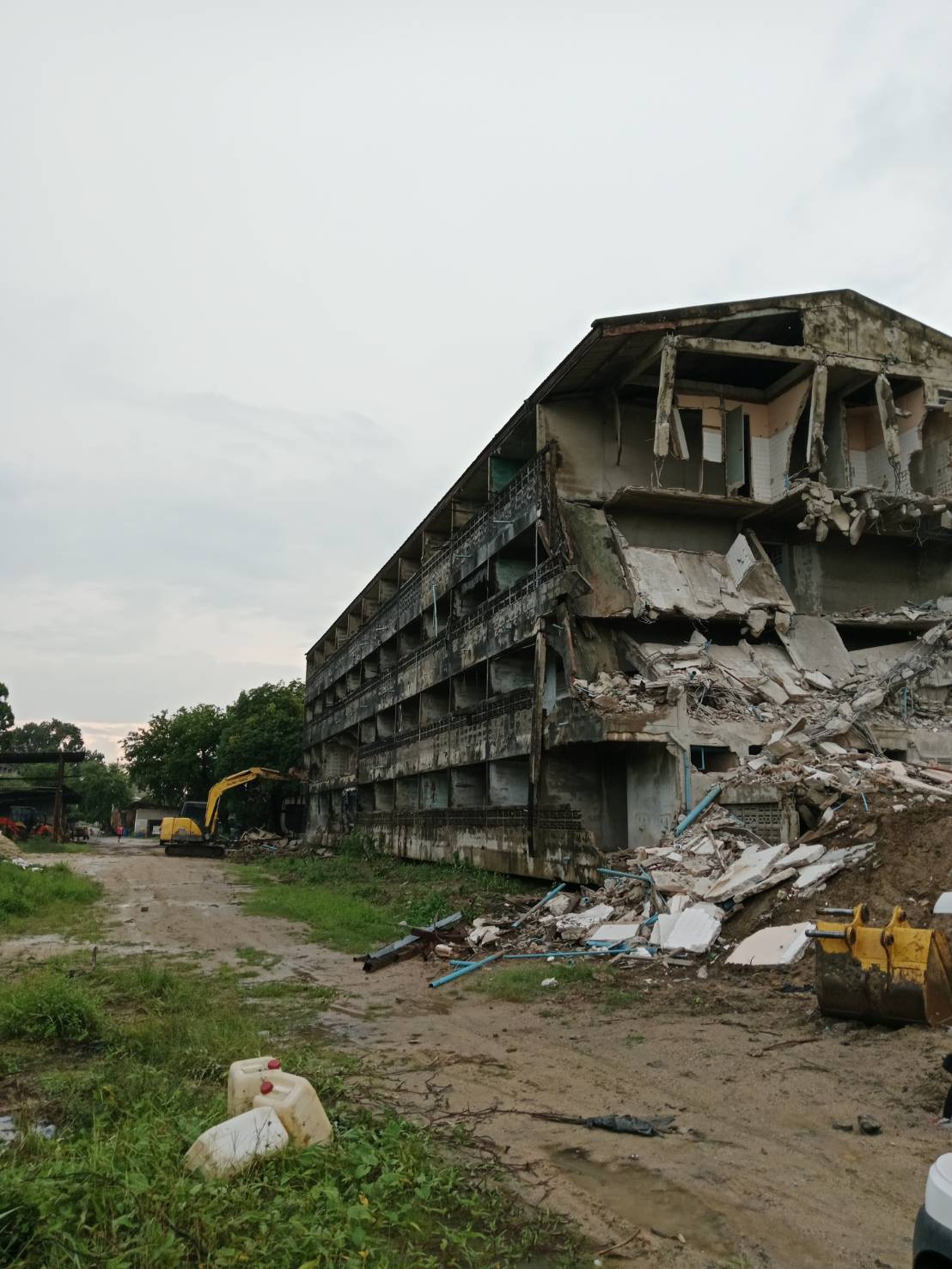 14 - https://พิชิตชัยรับทุบตึกรื้อถอนอาคาร.com | ช.พิชิตชัย รับทุบตึก รื้อถอนอาคาร โรงงาน รับซื้อบ้านไม้เก่า โครงสร้างเหล็ก ให้ราคาสูง พร้อมเคลียร์พื้นที่อย่างมืออาชีพ จบครบในที่เดียว ปรึกษาฟรี! 14 - https://พิชิตชัยรับทุบตึกรื้อถอนอาคาร.com | ช.พิชิตชัย รับทุบตึก รื้อถอนอาคาร โรงงาน รับซื้อบ้านไม้เก่า โครงสร้างเหล็ก ให้ราคาสูง พร้อมเคลียร์พื้นที่อย่างมืออาชีพ จบครบในที่เดียว ปรึกษาฟรี!